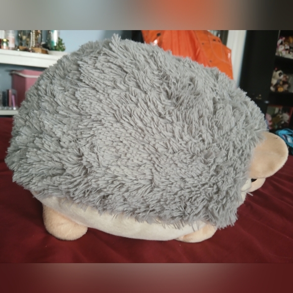 Oversized plush hedgehog - Picture 5 of 9